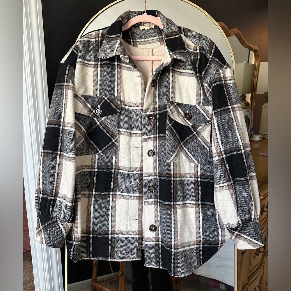 Lines shacket size m/l